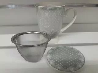 Sitko,šálka,pokrievka sivá