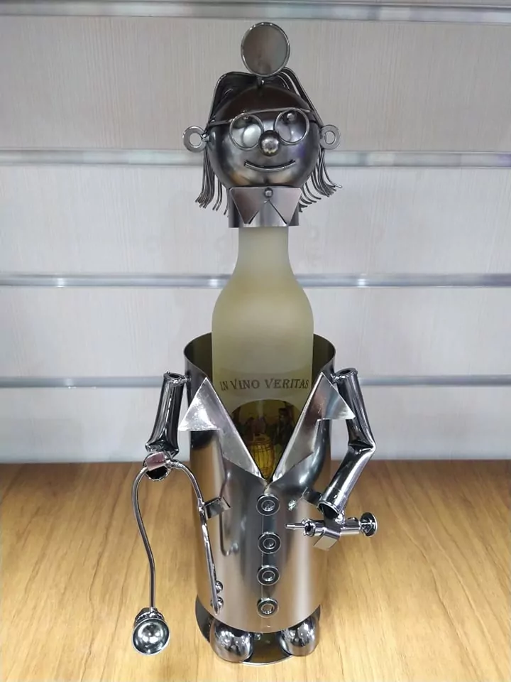 Stojan na víno - Doktorka