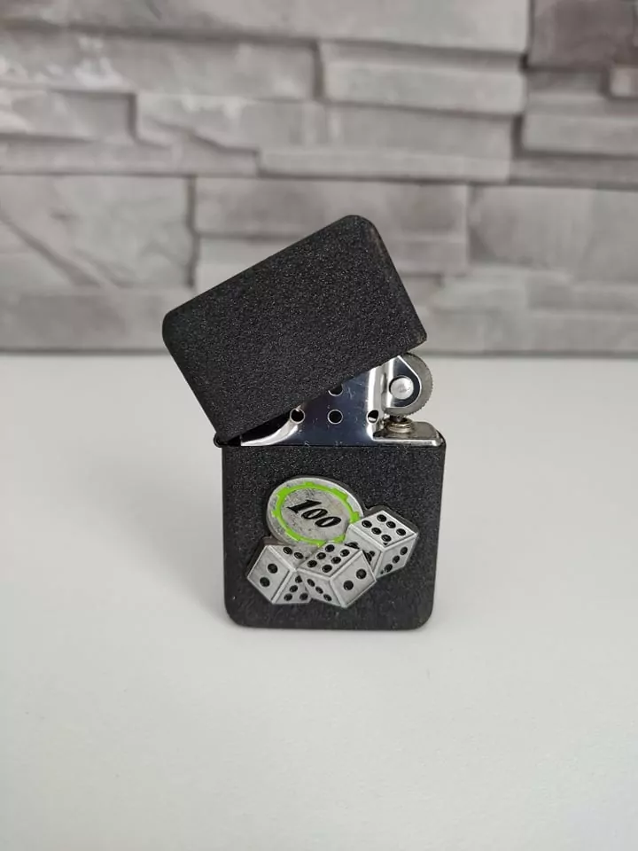 Benzínový zapaľovač - Kocky