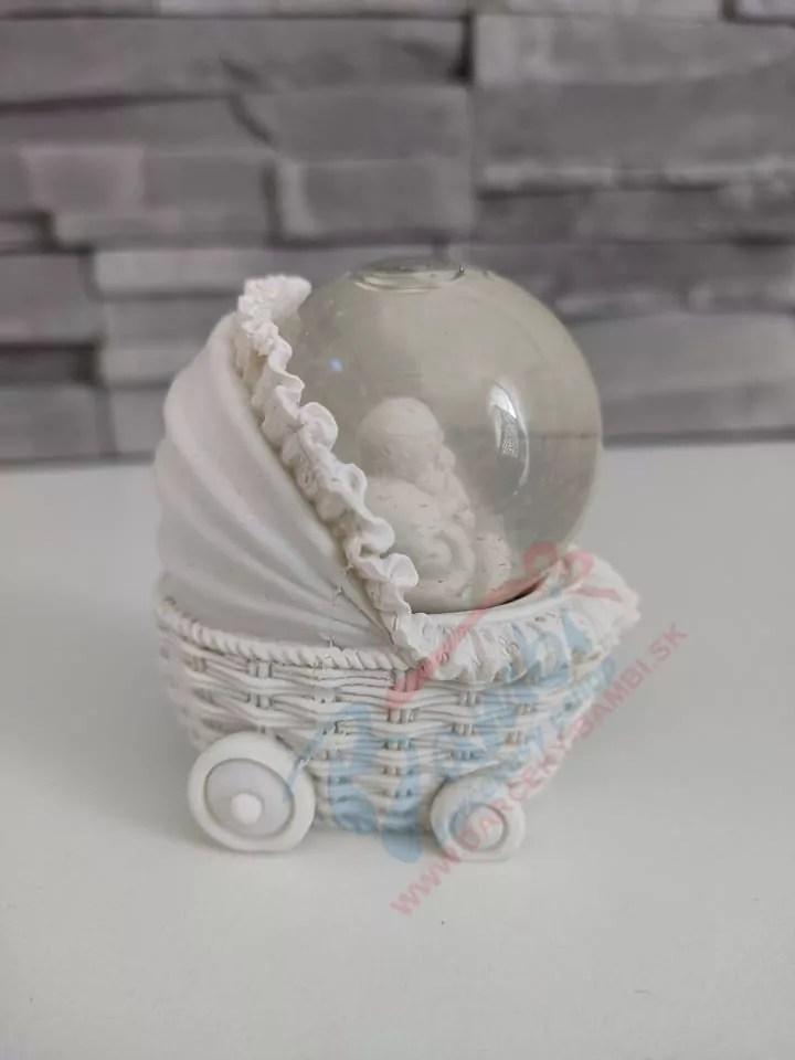 Snežítko- Bábätko v kočíku