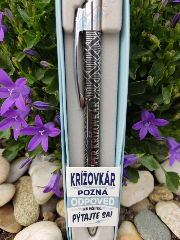 Pero s nápisom: Super krížovkár