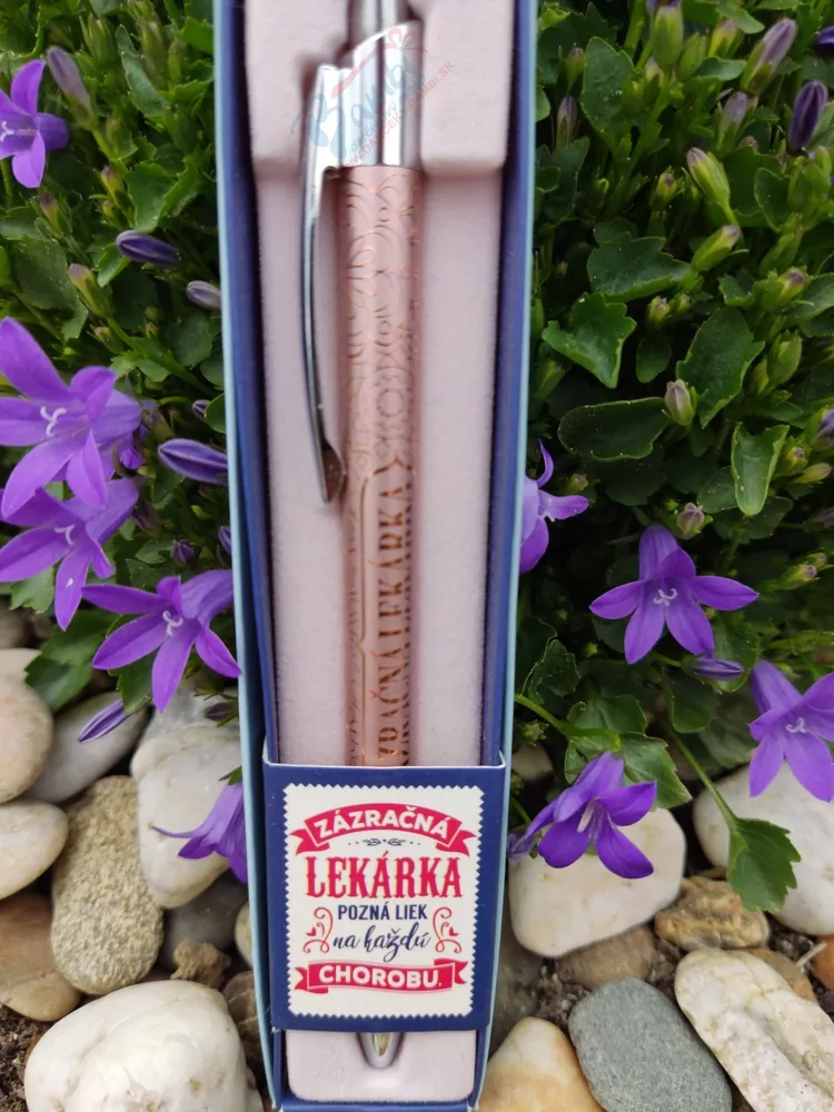 Pero s nápisom: Zázračná lekárka