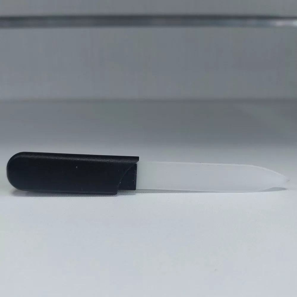 Sklenený pilník so Swarovski kamienkami- čierny s kvetom