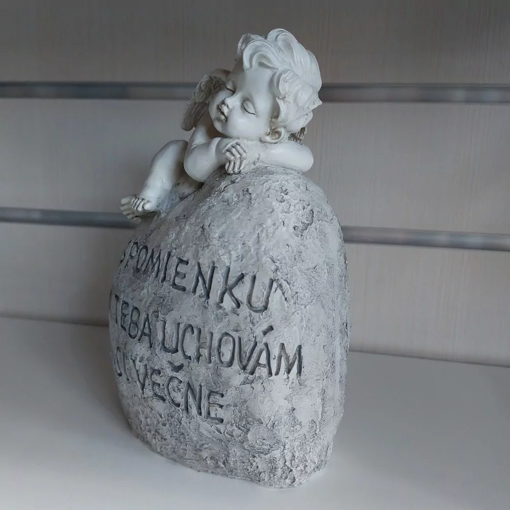 Anjel na skale: SPOMIENKU NA TEBA UCHOVÁM SI VEČNE