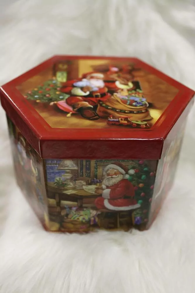 Červené gule s vianočným motívom