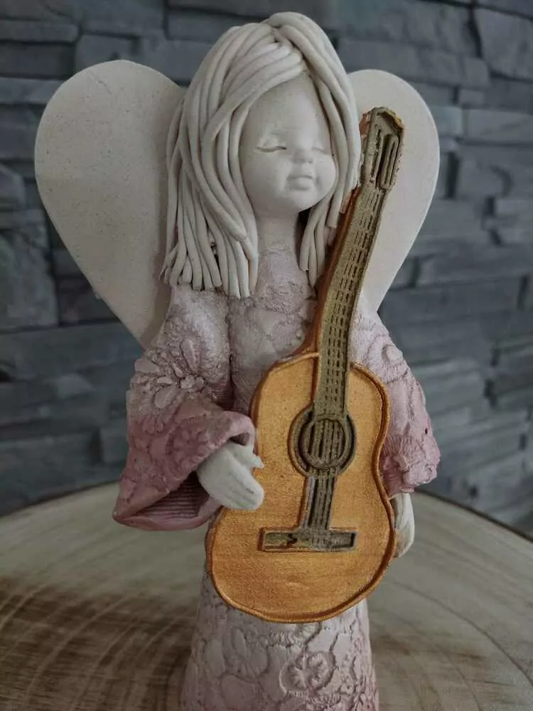 Anjel s gitarou