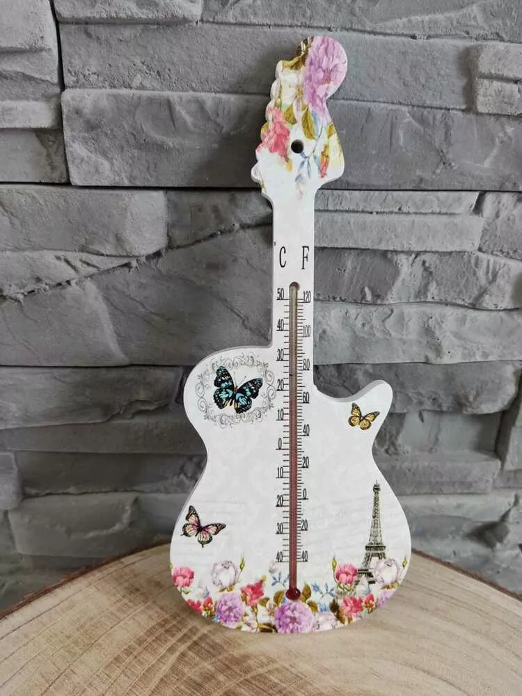 Teplomer v tvare gitary