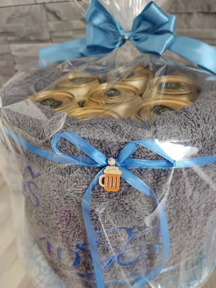 Pivná torta vo vyšívanej osuške