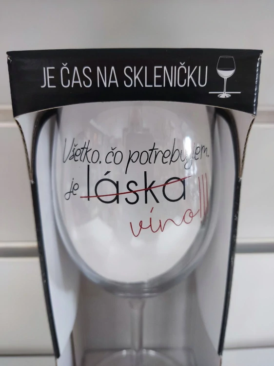 Pohár na víno Potrebujem víno