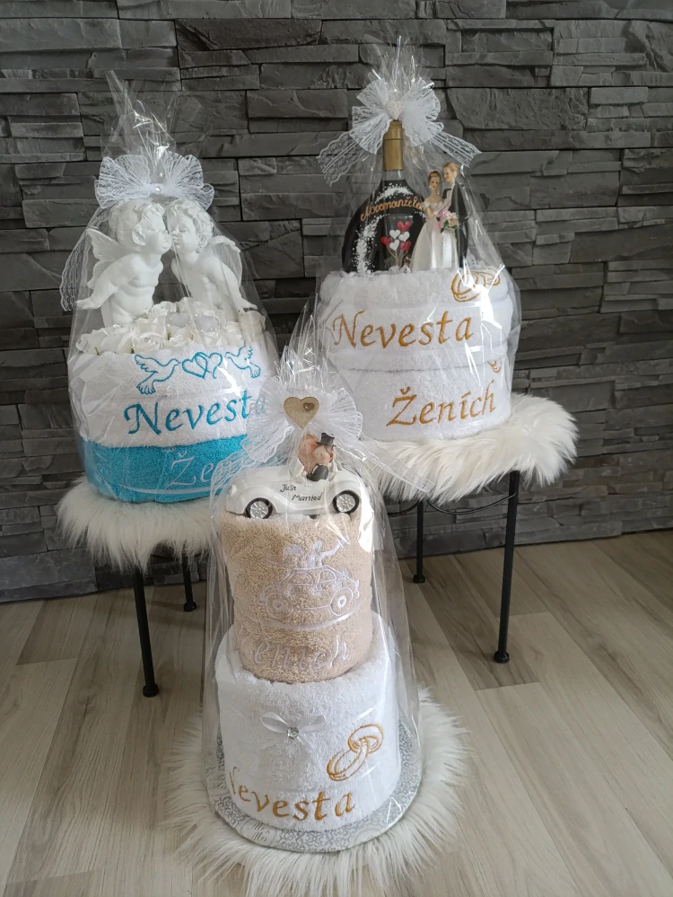 Osuškovo - uteráková torta pre novomanželov s pokladničkou