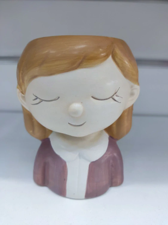 Mini kvetináč dievčatko
