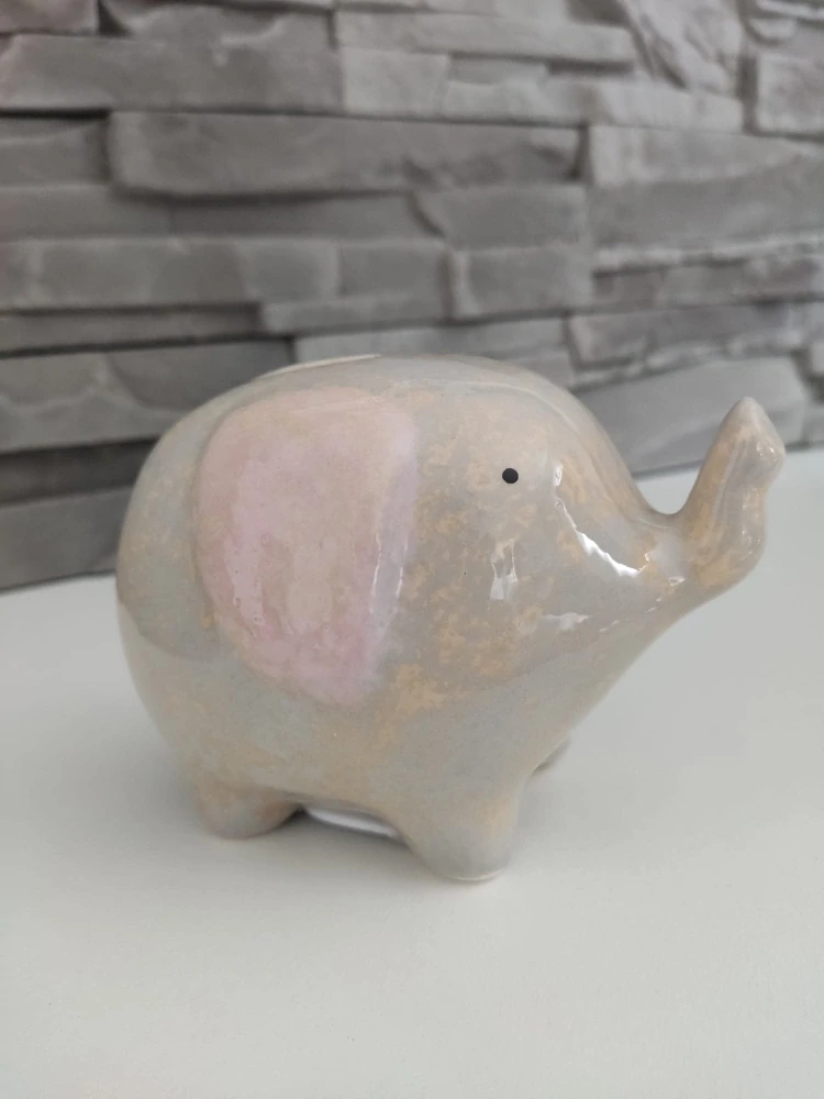 Porcelánová pokladnička slonik