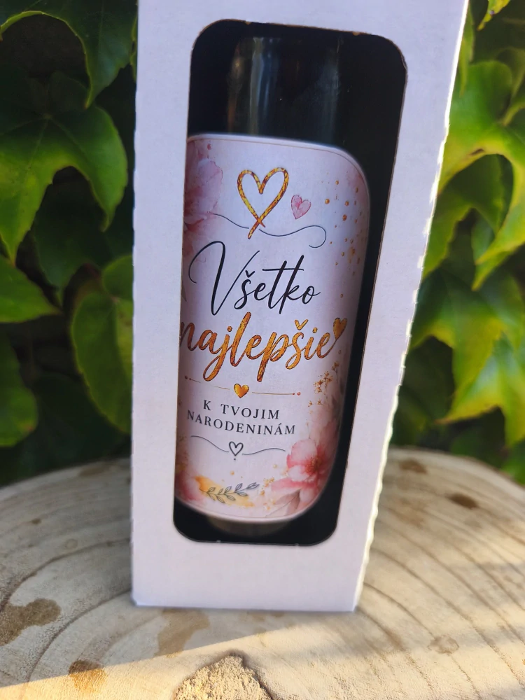 Víno v darčekovej krabičke k sviatku 🍷
