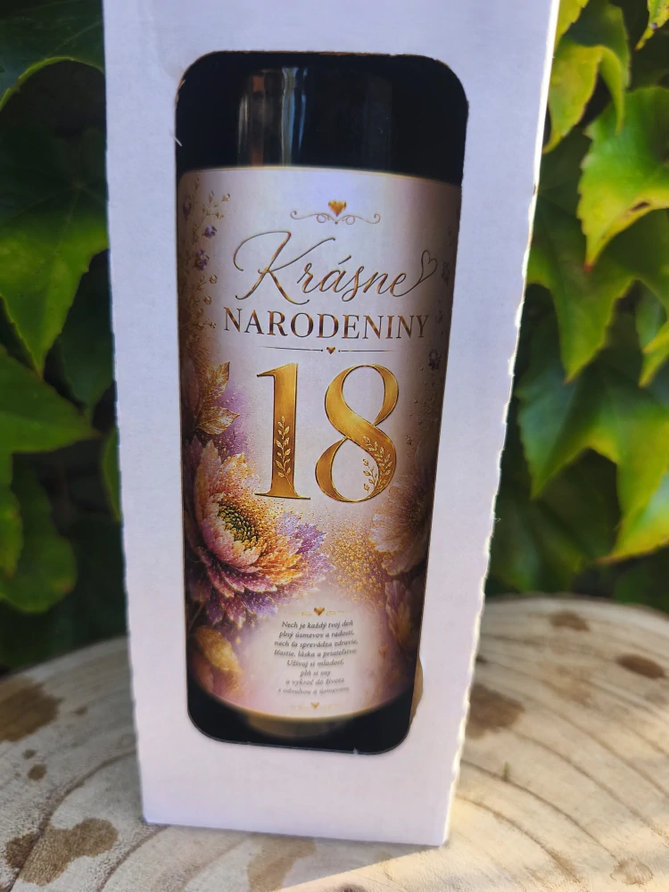Víno v darčekovej krabičke k 18. narodeninám 🍷🎉