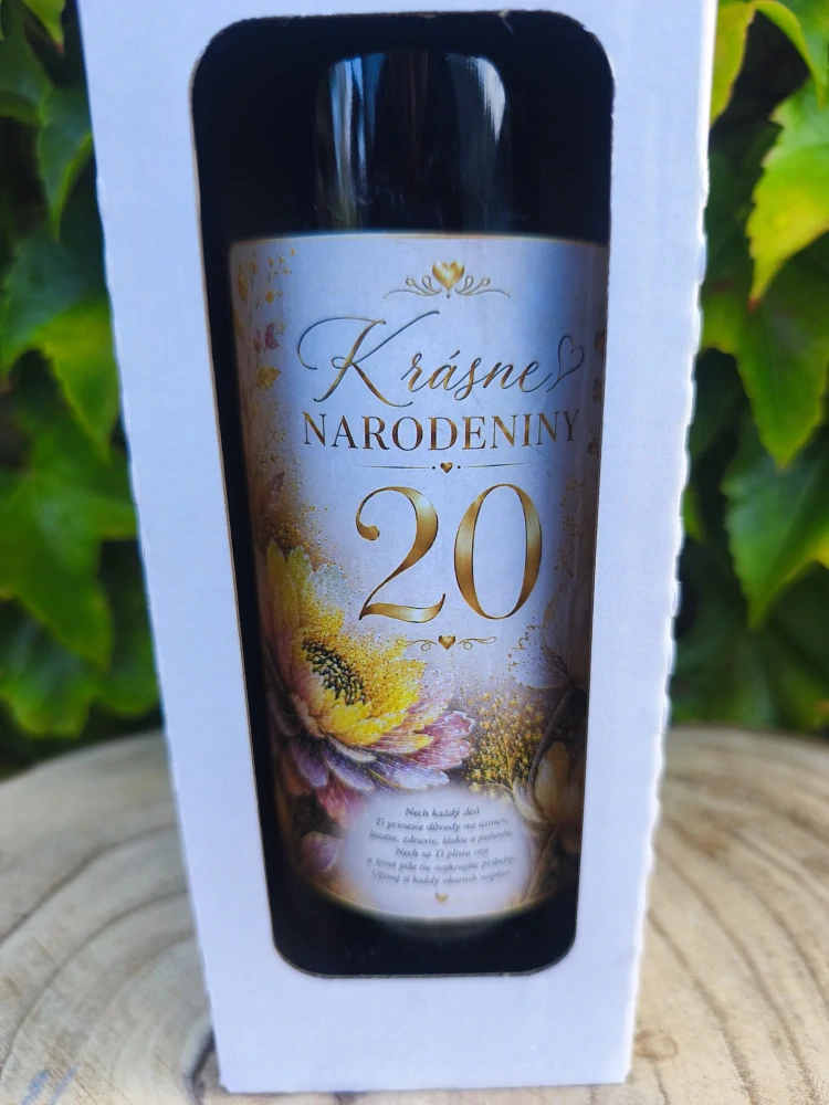 Víno v darčekovej krabičke k 20. narodeninám 🍷🎉