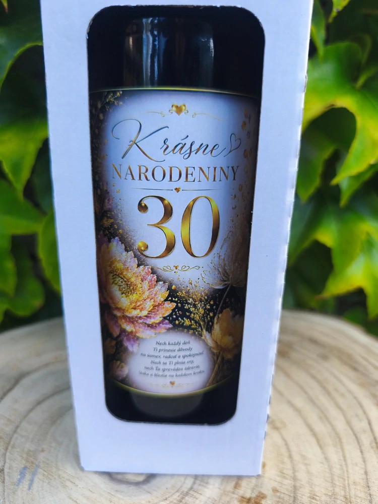 Víno v darčekovej krabičke k 30. narodeninám 🍷🎉