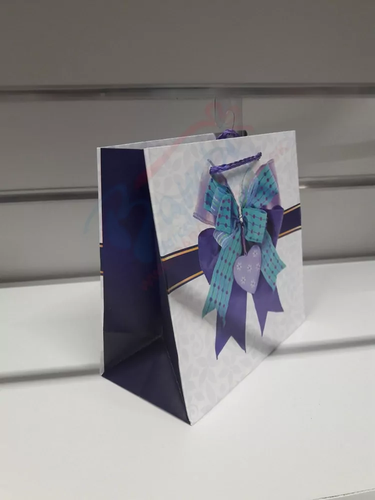 Darčeková taška  s modrou mašľou a so srdiečkom 