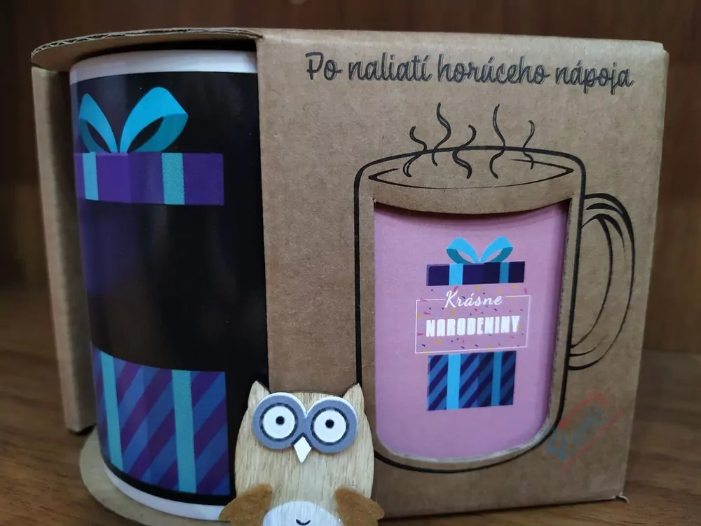 Meniaci sa hrnček: Krásne narodeniny