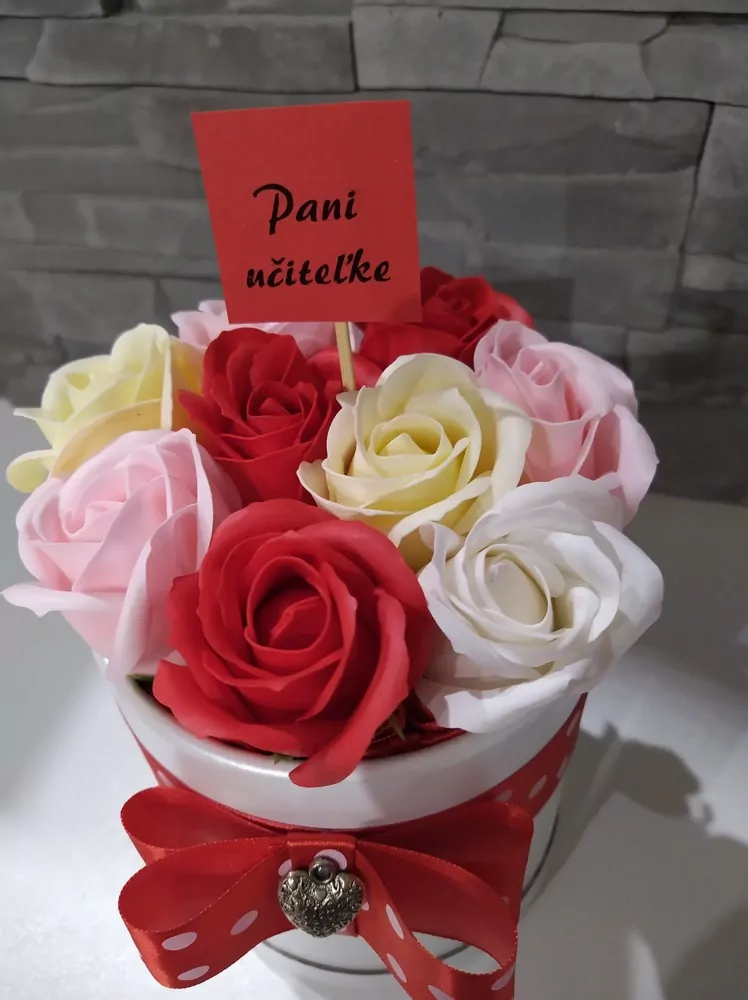 Mydlový flower box 9 ruží mix Pani učiteľke