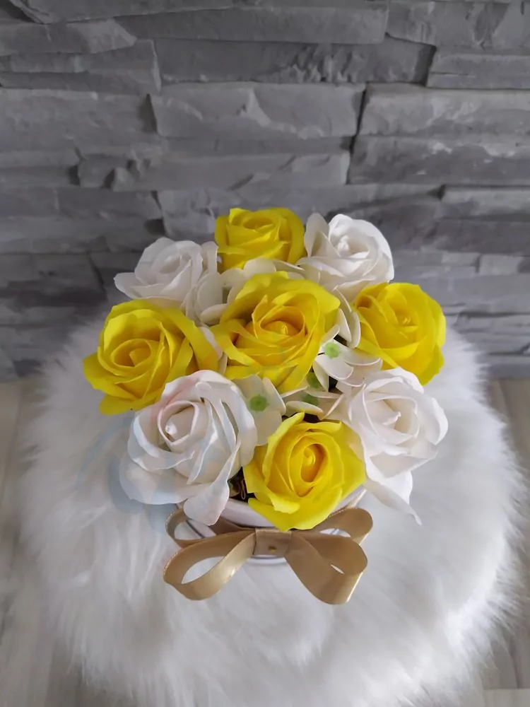 Mydlový flower box žlto-biely väčší