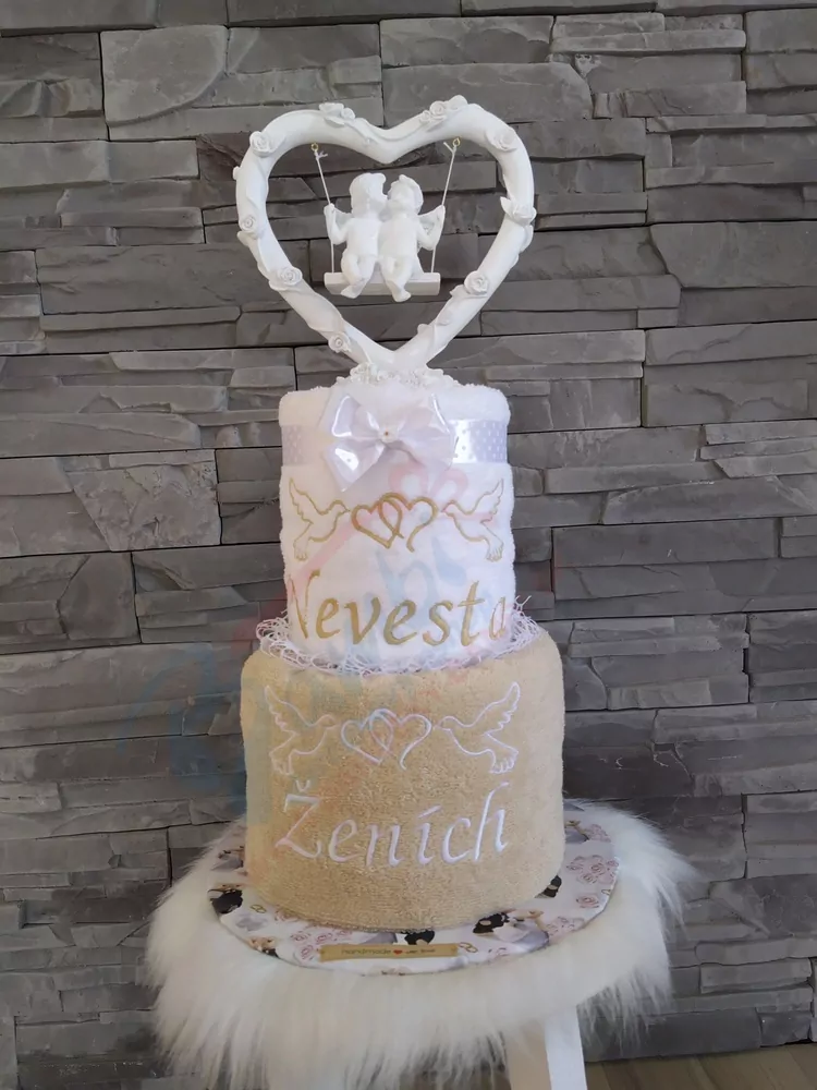 Osušková torta s Anjelikmi na hojdačke v srdiečku