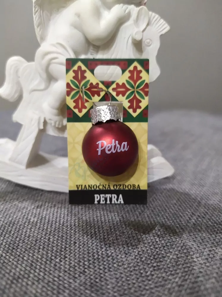 Vianočná gulička s menom Petra