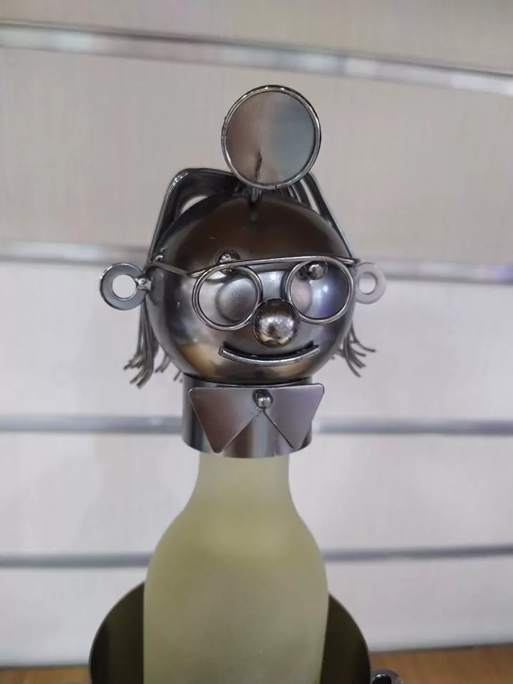 Stojan na víno - Doktorka