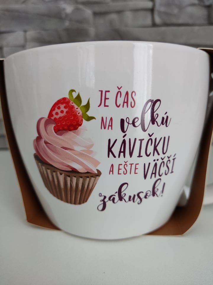 Megahrnček Je čas na veľkú kávičku a ešte väčší zákusok!