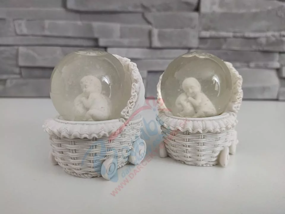 Snežítko- Bábätko v kočíku