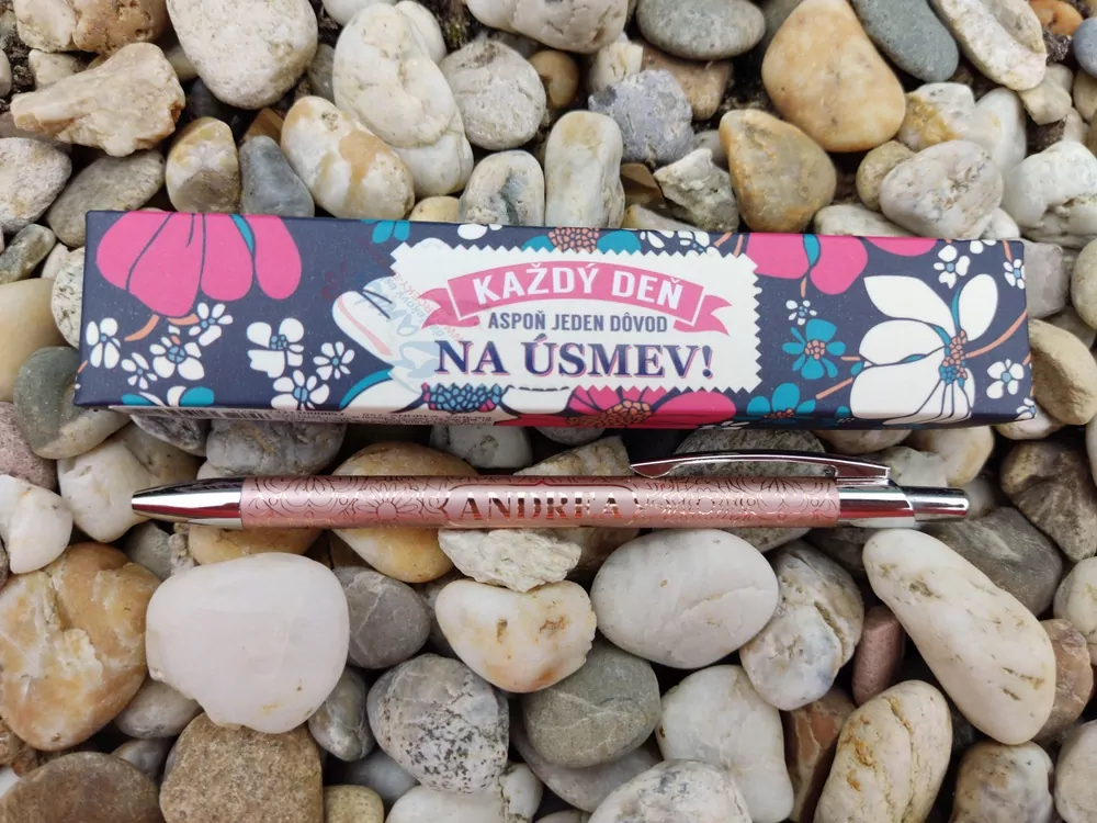 Pero s menom: Andrea- ružové