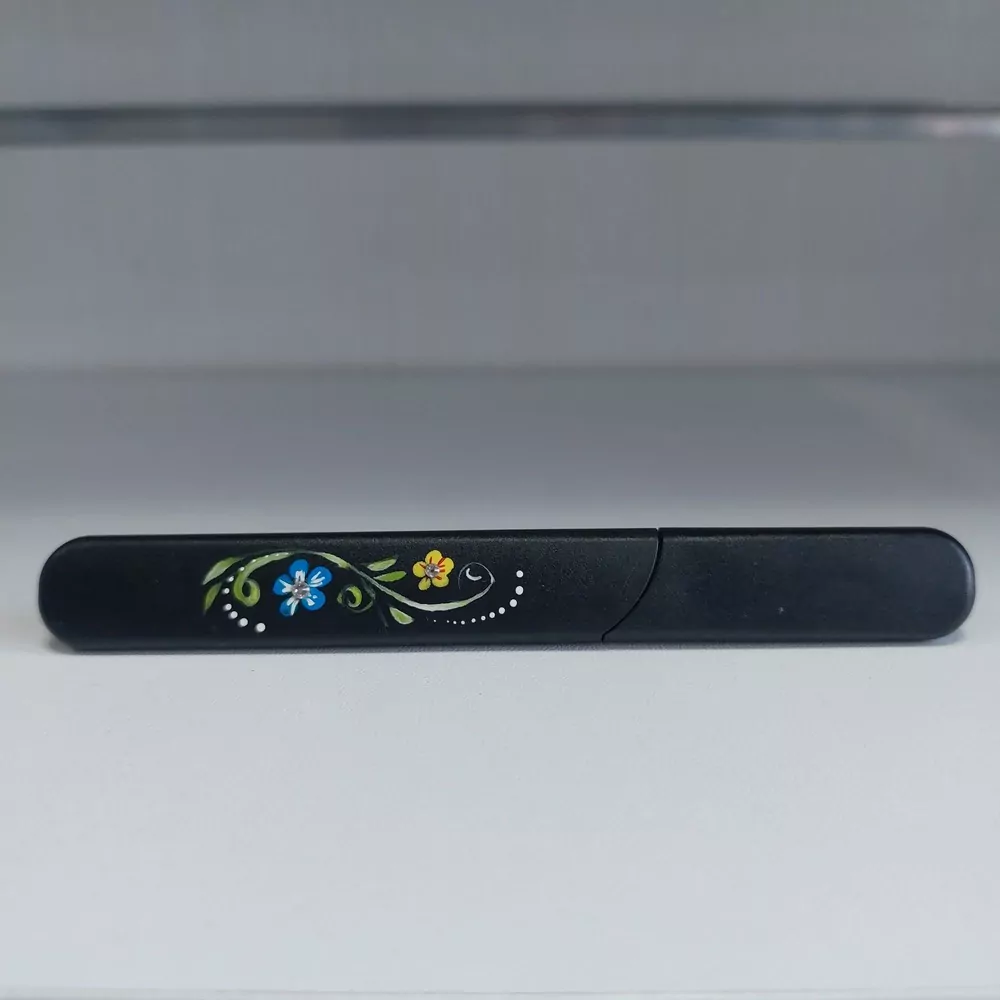 Sklenený pilník so Swarovski kamienkami- čierny s kvetom