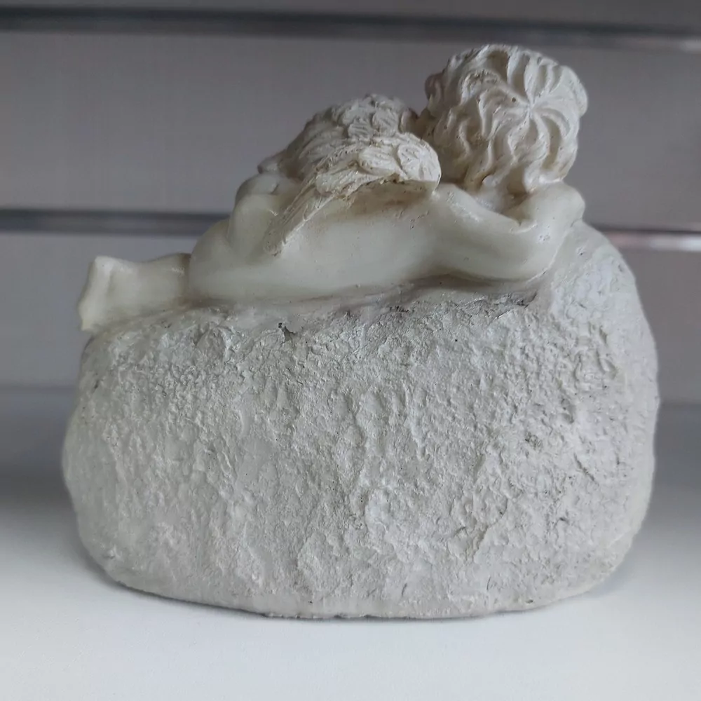 Anjel na kameni: Spi sladko