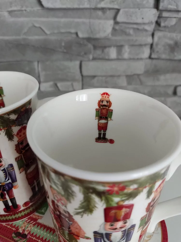 Set porcelánových hrnčekov - Luskáčik