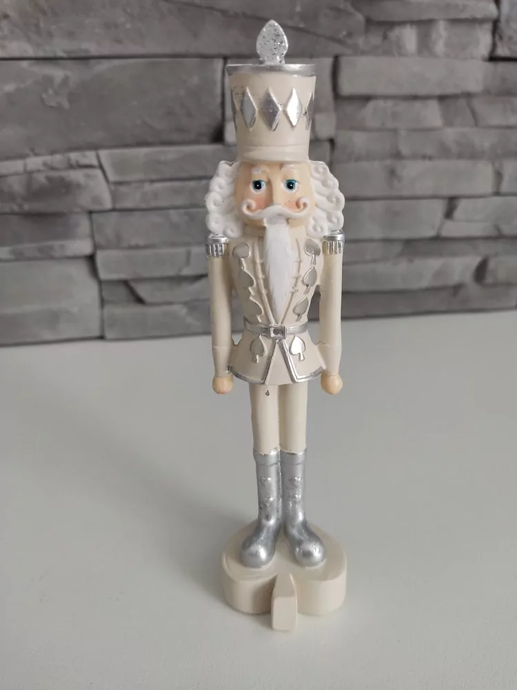  Luskáčik - 17cm - 2druhy