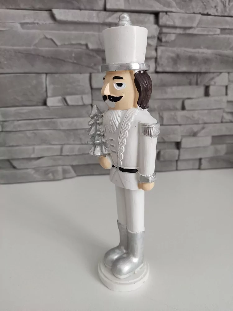  Luskáčik - strieborný 22cm - 2 druhy