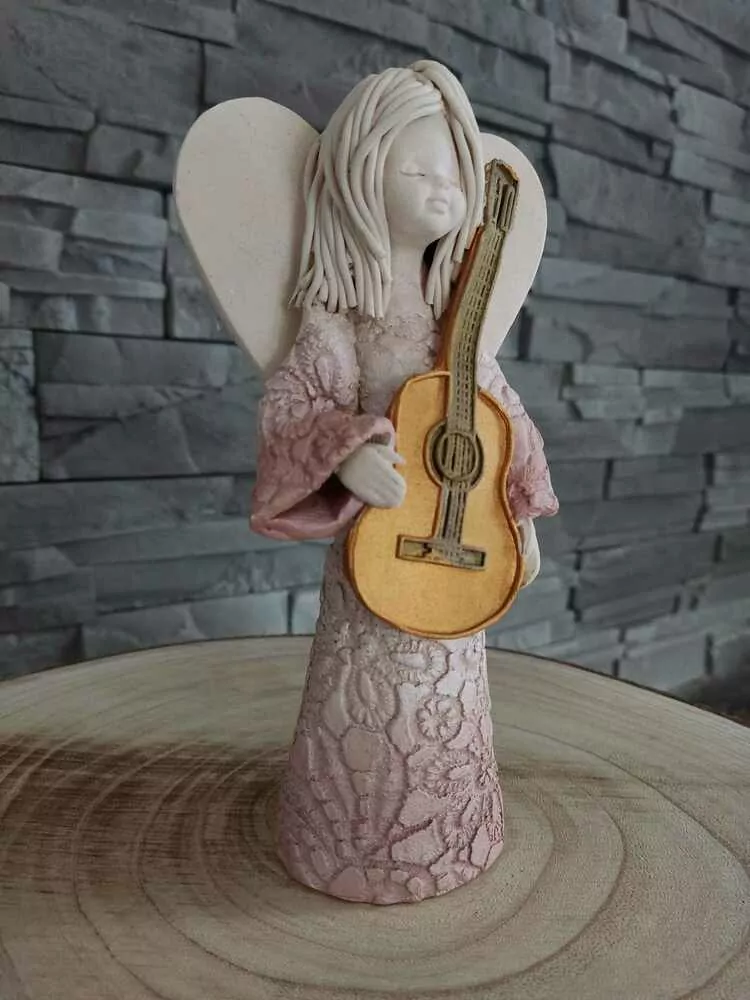 Anjel s gitarou