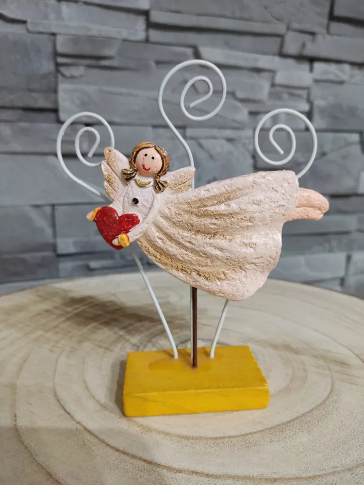 Sada anjelikov na podstavci