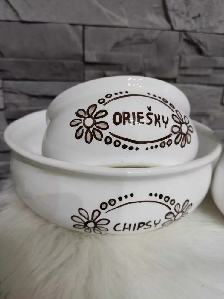 Sada bielych misiek na chipsy, oriešky a tyčinky