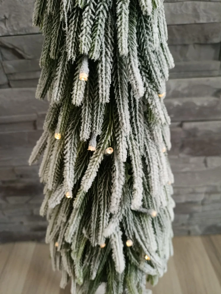 LED zasnežená jedlička 77 cm