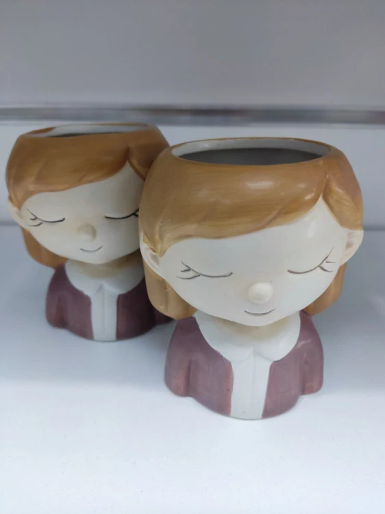 Mini kvetináč dievčatko