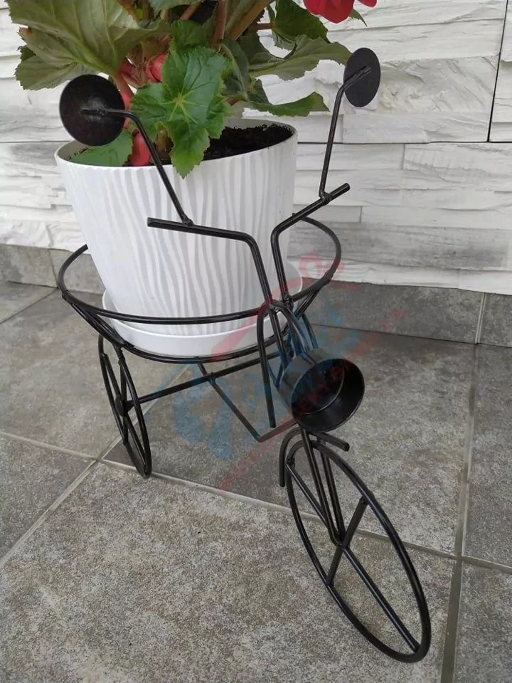 Bicykel-stojan na kvety čierny