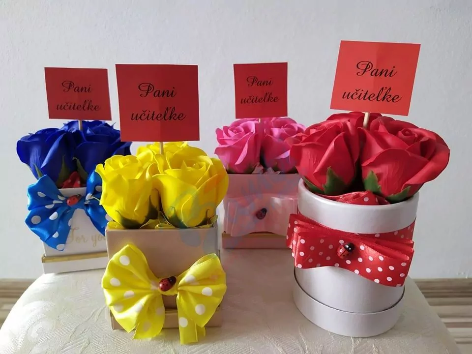 Mydlový flower box 3 Pani učiteľke kráľovská modrá