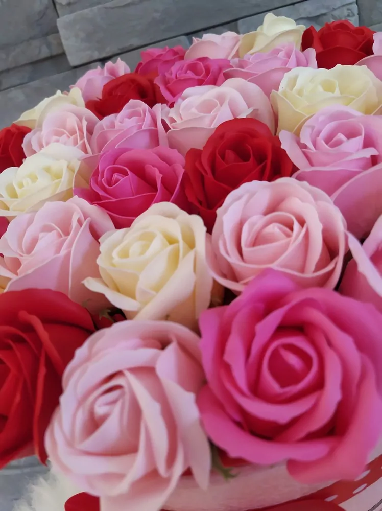 Mydlový flower box 31 ruží mix