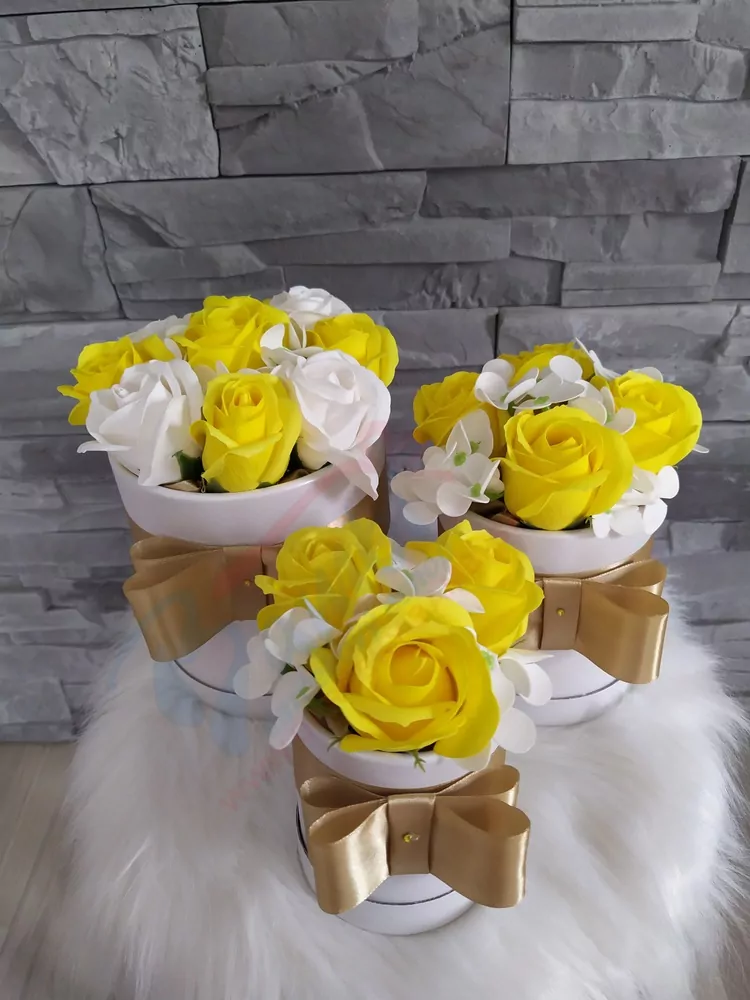 Mydlový flower box žlto-biely menší