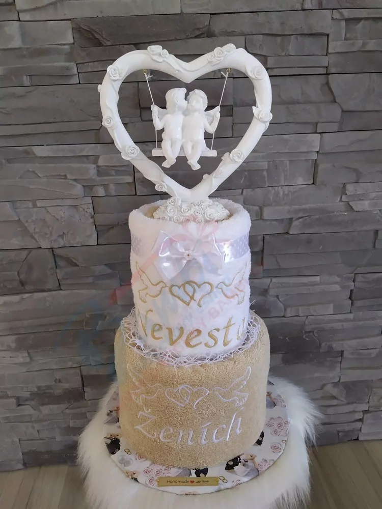 Osušková torta s Anjelikmi na hojdačke v srdiečku
