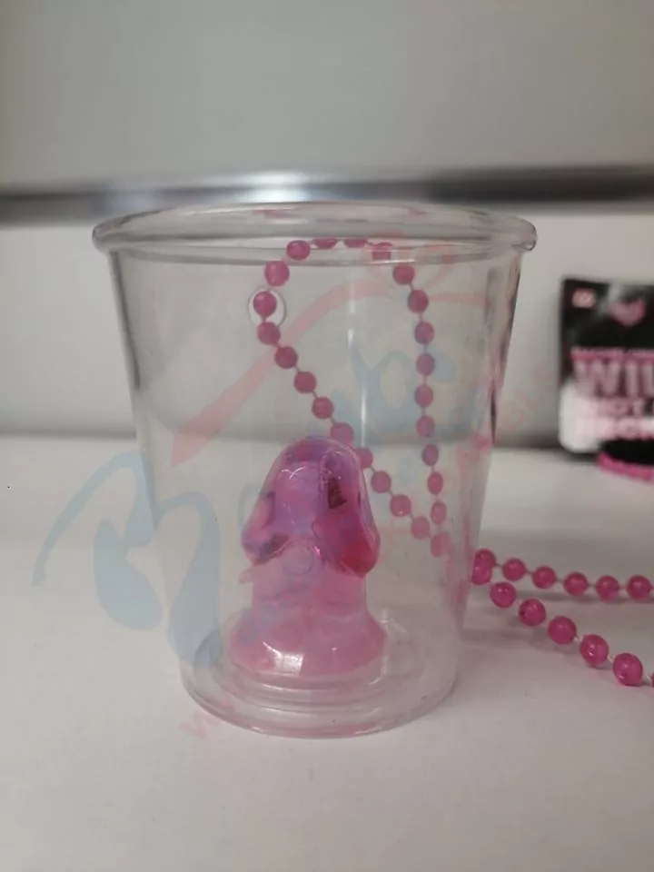 Štamperlík s penisom na retiazke