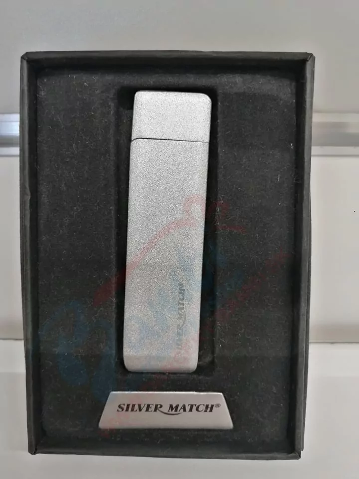 Strieborný USB zapaľovač