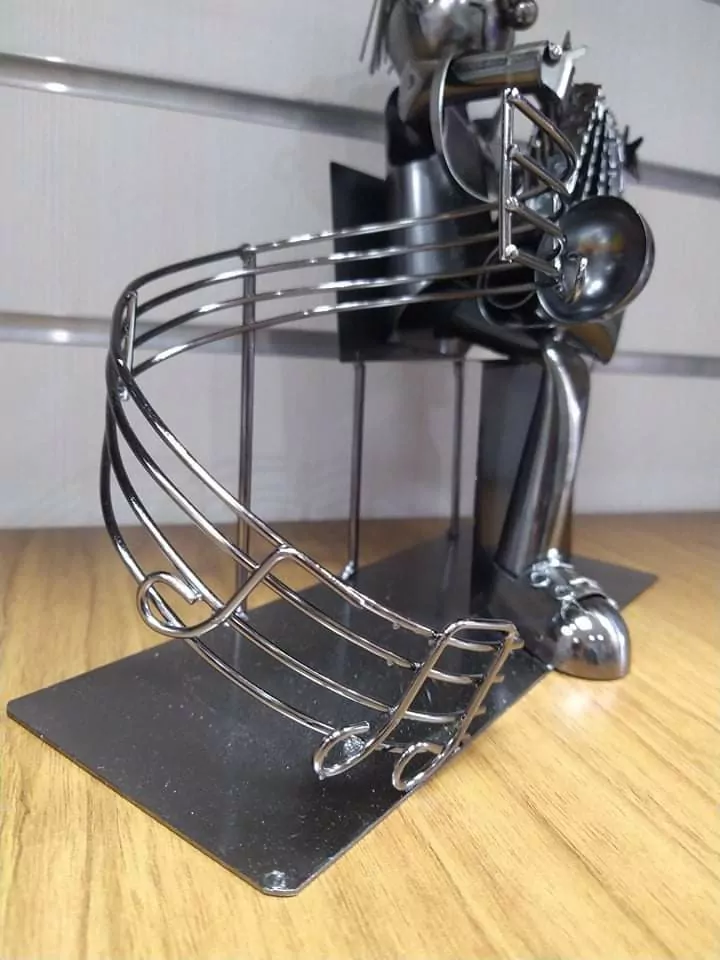 Dekorácia - Kovový Akordeonista