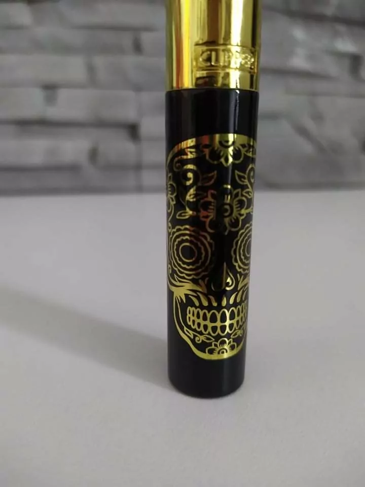 Kovový zapaľovač CLIPPER čierno-zlatý