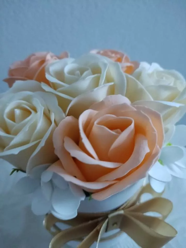 Flowers box gold